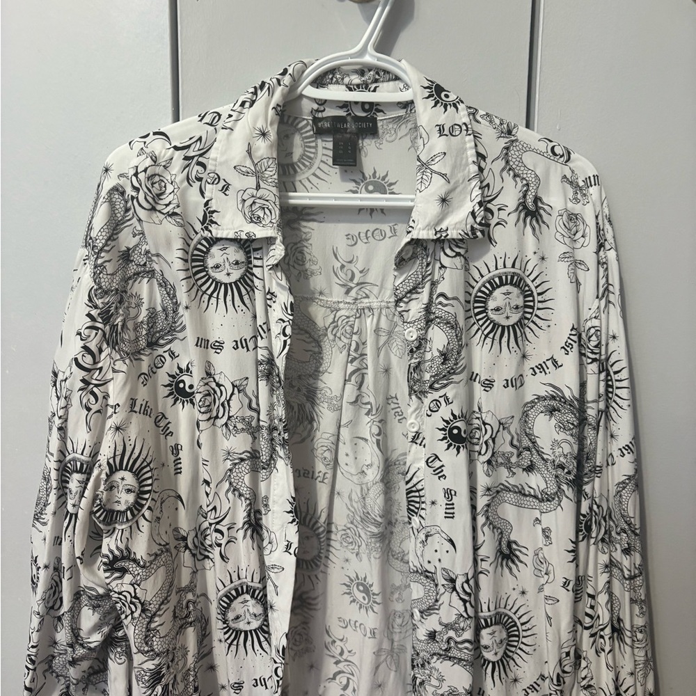 Inspired by Stella McCartney Black and White Graphic Button-Down Shirt - Picture 4 of 5